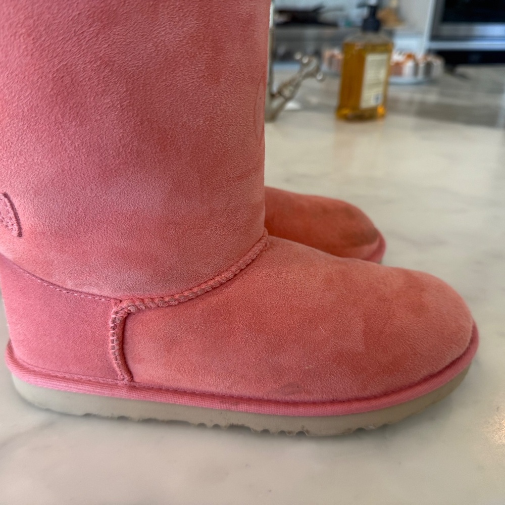 Bailey Bow - image 2